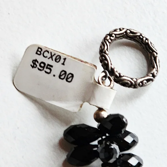 NWT Black Beaded Flowerettes & Silver Tone Toggle Clasp Bracelet, 8" - Picture 4 of 5